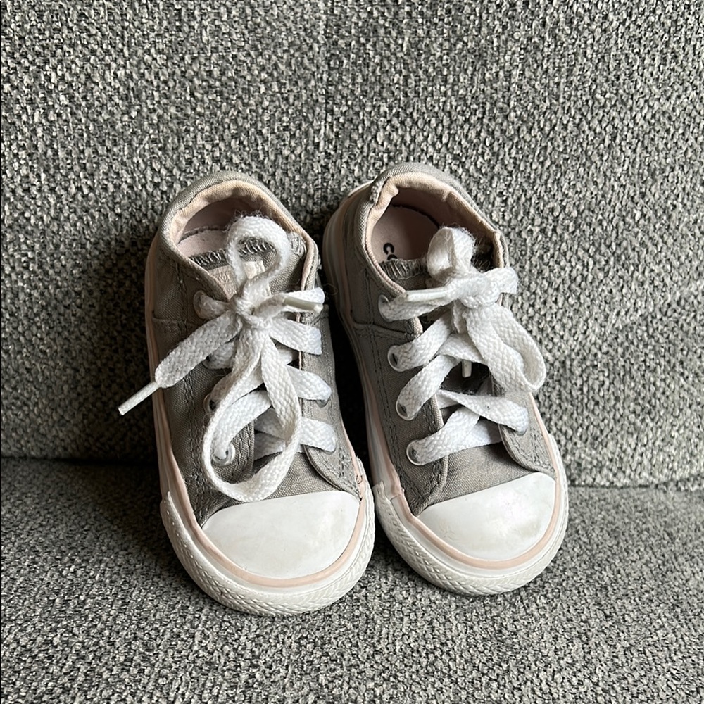 Chuck Taylor All Star Converse Gray Shoes, size 5